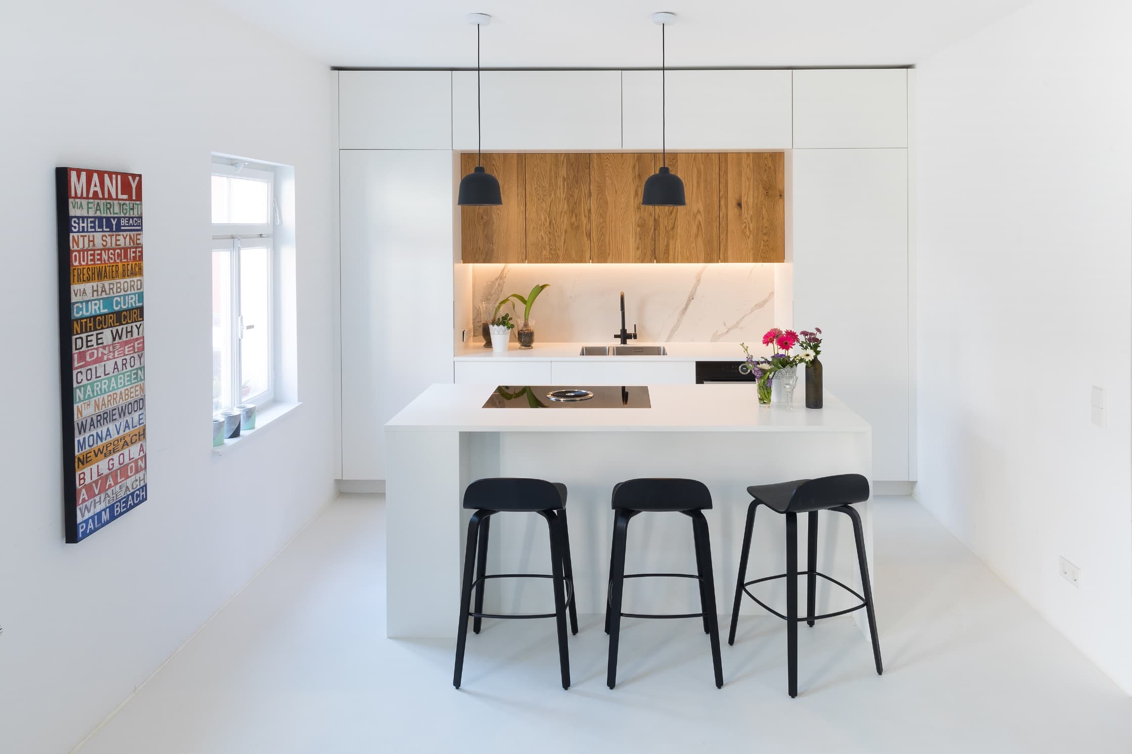 Interior Design für die Küche: Holz, Marmor, weiß