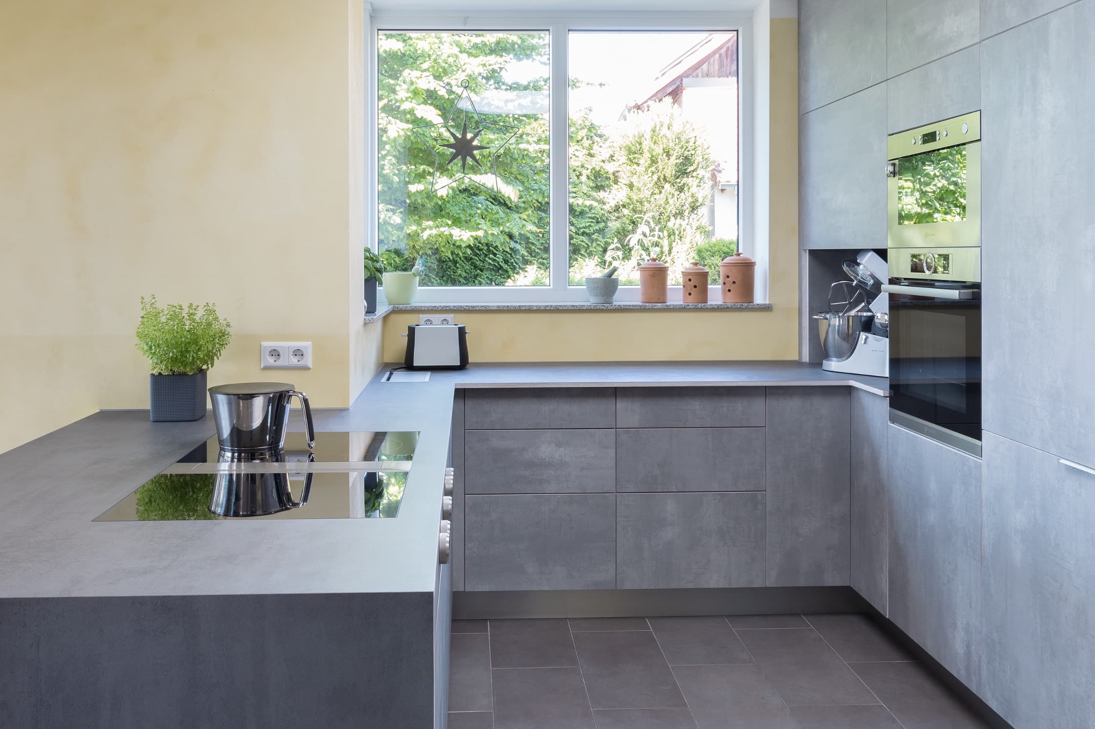 Beton Küchen: Das modern unverputzte und direkte Design